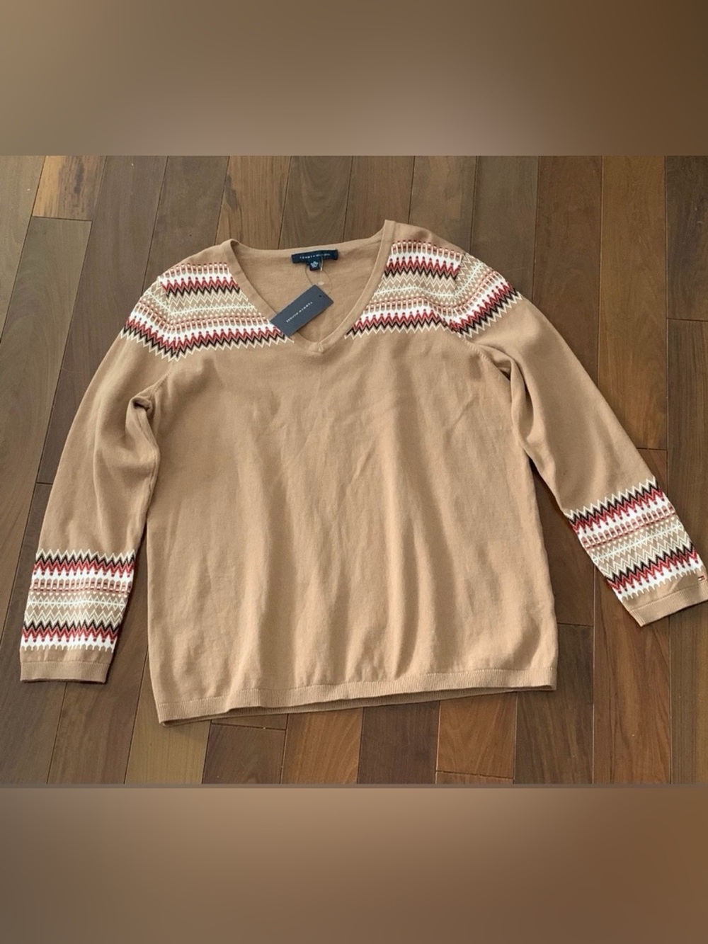 Tommy Hilfiger V-Neck Sweater With 
Zig-Zag Pattern: Size XL
